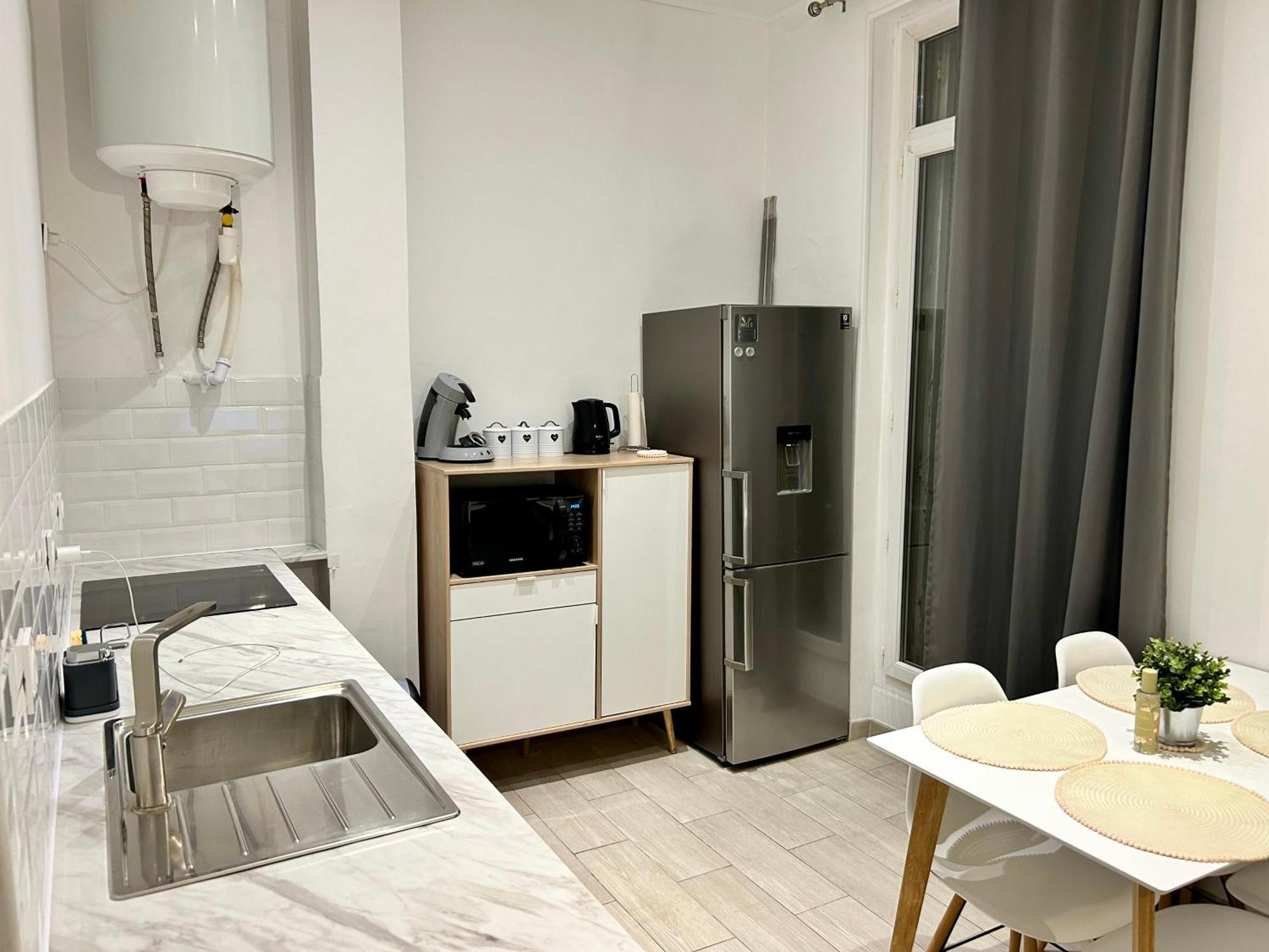 Lumineux 2 Pieces - Centre-Ville Climatise - Netflix Prime Canal - Bien Place Marseille Exterior photo